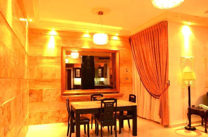 Jad Hotel Suites Амман Экстерьер фото