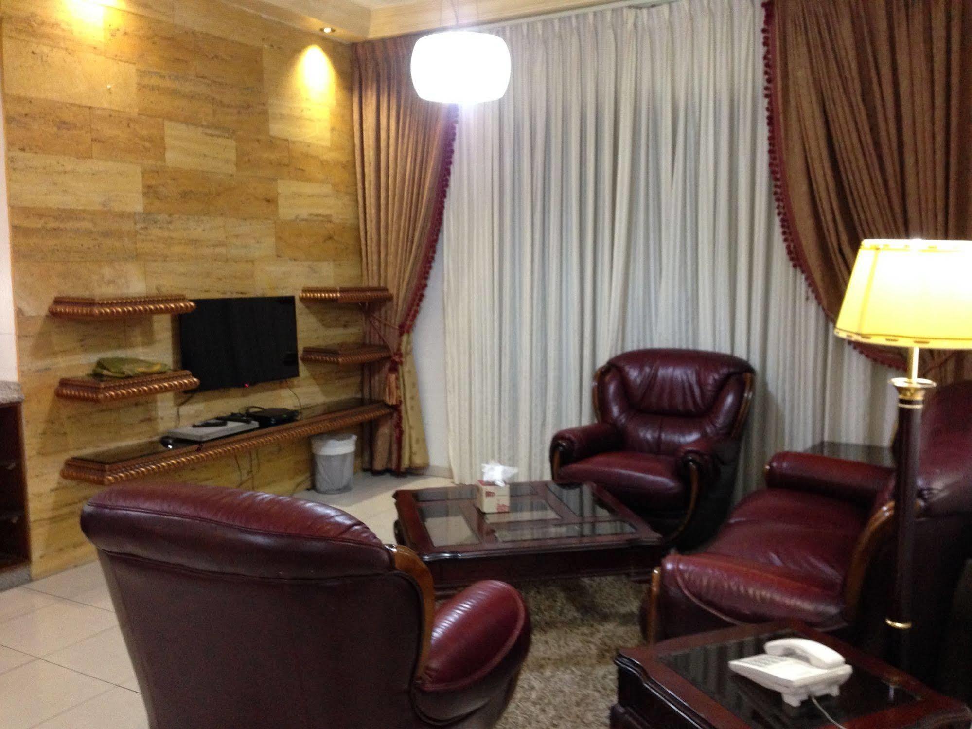 Jad Hotel Suites Амман Экстерьер фото