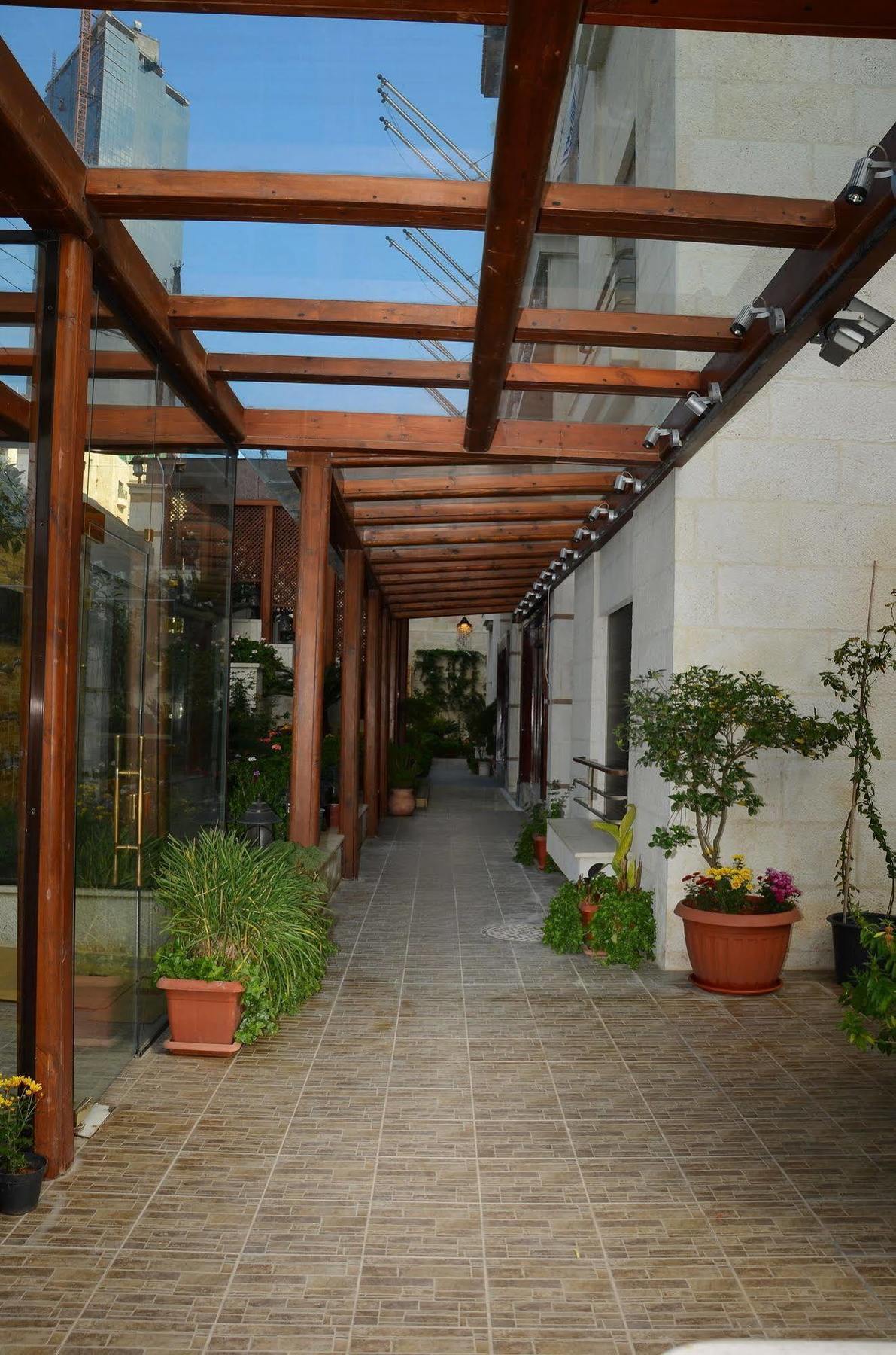 Jad Hotel Suites Амман Экстерьер фото